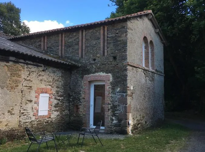 Alojamento de Acomodação e Pequeno-almoço Et à La Bernardiere